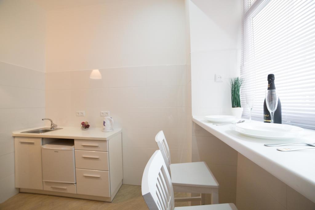 Apartment On Filatova 10/1 Lviv Buitenkant foto